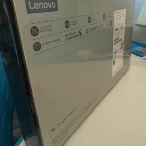 Lenovo Yoga Smart Tab with the Google Assistant - Picture 8 of 8